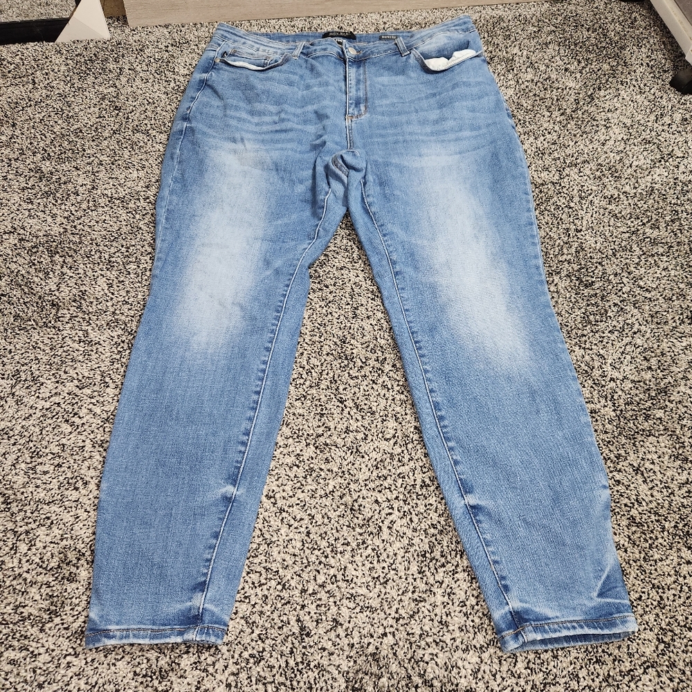 Judy Blue Skinny Fit Women's Size 20W Lightwash Stretch Faded Front 11" Rise